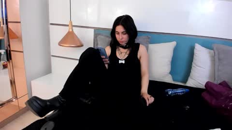 Ashkoreh online show from January 17, 6:28 pm