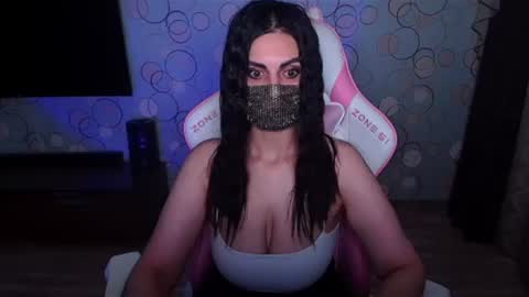   Yasmina   online show from July 27, 5:05 am