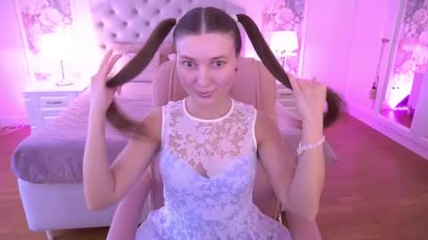 ashleybaee online show from April 23, 12:29 pm