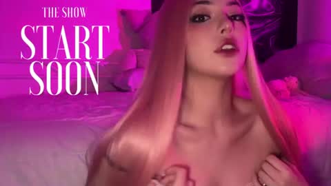 Ashlee Boox   online show from July 16, 3:26 pm