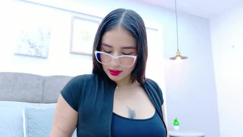 Snapshot of ashleyevans21 chatting on September 22, 9:19 pm Ashley Evans online show from September 22, 9:19 pm