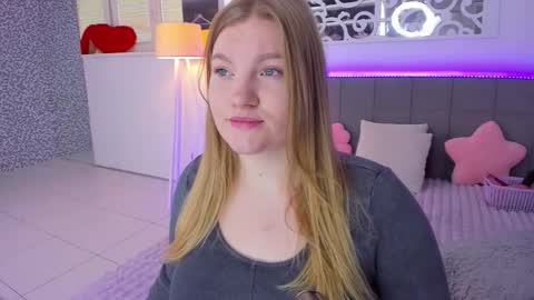 AshleyJonse online show from December 4, 6:24 am