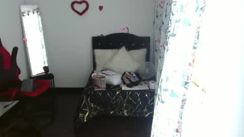 ASHLEY online show from February 25, 3:20 pm