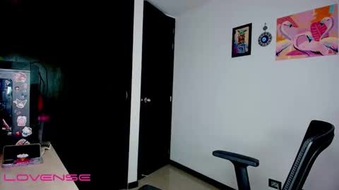 ashliecooperr online show from October 19, 6:18 am