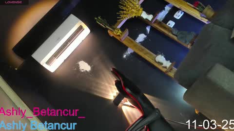 Snapshot of ashlybetancurxxx chatting on March 12, 1:36 am Ashly Betancur  online show from March 12, 1:36 am