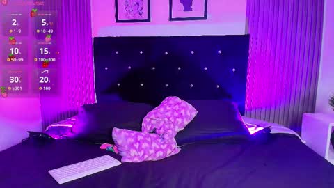    online show from December 15, 8:05 pm