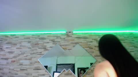 Snapshot of ashlye_hill chatting on February 20, 3:23 am Ashlye online show from February 20, 3:23 am