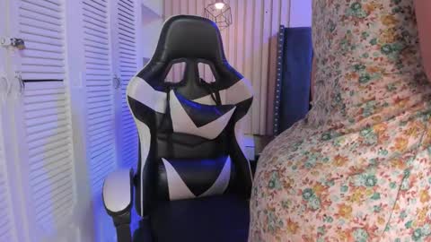 ashlye_miller_ online show from March 8, 4:27 am