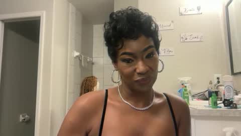 ashtynmartyn online show from April 2, 5:59 am