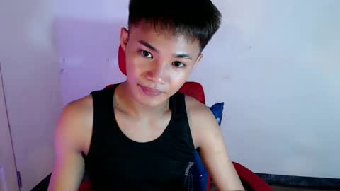 asian_lover05 online show from May 22, 4:25 pm