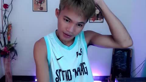 asian_lover05 online show from September 9, 4:07 pm