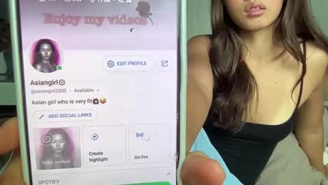 asiangirlandwhiteguy online show from October 26, 4:02 am