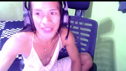 Snapshot of asiangoddezzts chatting on December 8, 12:19 pm Miss Audrey L Monel online show from December 8, 12:19 pm