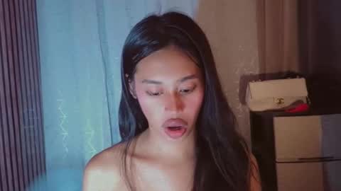 kisses online show from June 4, 3:18 pm