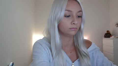 Snapshot of aspenaries chatting on October 29, 2:13 am Aspen Aries online show from October 29, 2:13 am