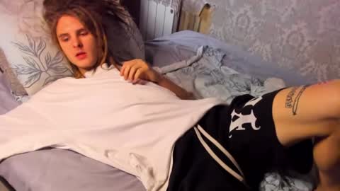 Snapshot of asphalt_surfer chatting on December 11, 10:58 am asphalt surfer online show from December 11, 10:58 am