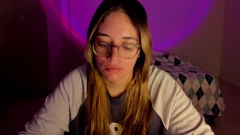 atenas online show from November 7, 9:45 am