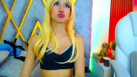 Athenea online show from April 11, 7:45 am