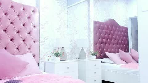 atenea_spencer online show from April 18, 1:18 am