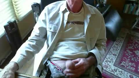 Atlhung9 online show from April 9, 10:26 pm