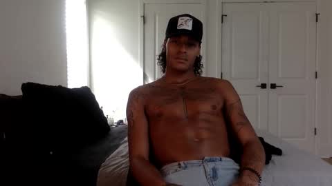 augiexrated online show from April 7, 8:22 pm