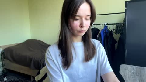 Mari online show from April 10, 1:27 pm