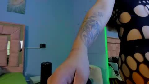 aura verde online show from April 4, 7:43 pm