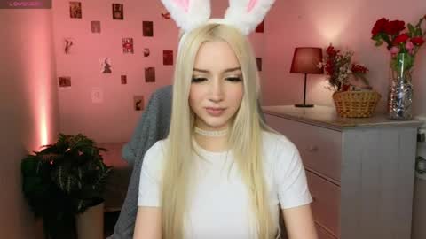 Aura online show from March 31, 9:26 pm