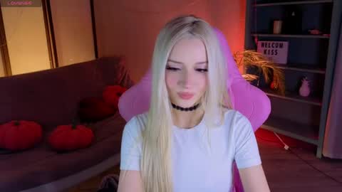 Aura online show from April 6, 9:16 pm