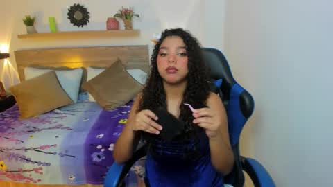 Snapshot of aurora_rodriguez chatting on October 23, 1:12 pm aurora_rodriguez online show from October 23, 1:12 pm