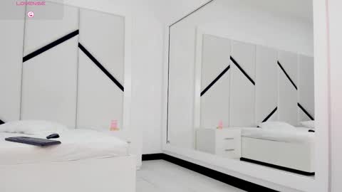 Aurora online show from December 18, 8:37 pm