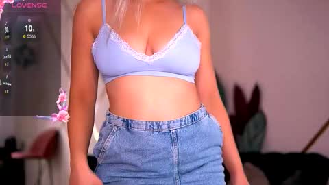 Aurorasins online show from November 26, 5:37 am