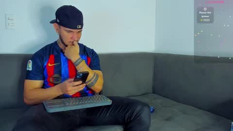 A online show from October 14, 12:46 am