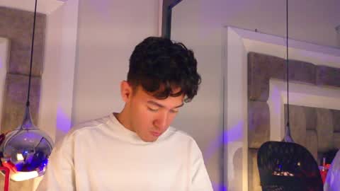 austinreeds online show from April 18, 1:46 pm