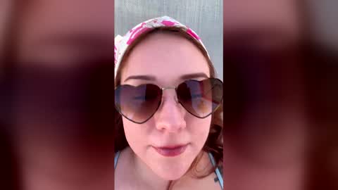 Autumn online show from April 21, 10:06 pm