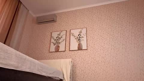 avelorialove online show from March 22, 12:09 pm