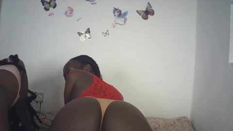 averrine online show from April 1, 9:01 pm