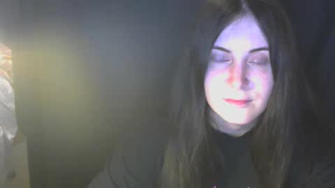 avialenne online show from April 8, 7:50 pm