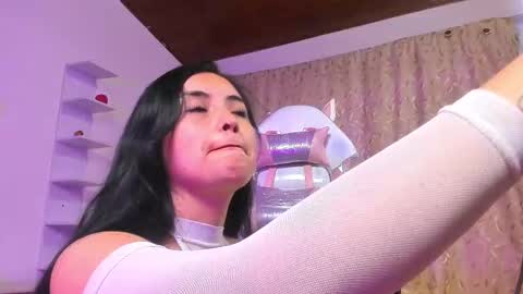 AvniWolf online show from December 29, 1:24 am