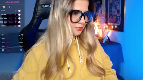 Avrill Morgan online show from March 5, 8:00 pm