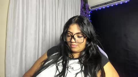 avrilrizox online show from April 17, 6:05 am