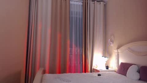 Avrora Inst online show from November 1, 2:01 am