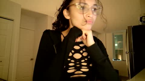 Avaia online show from February 20, 3:06 am