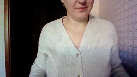 awesomeladyy online show from January 14, 8:11 am