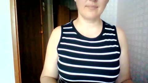 awesomeladyy online show from June 11, 8:23 am