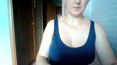 awesomeladyy online show from July 5, 10:00 am