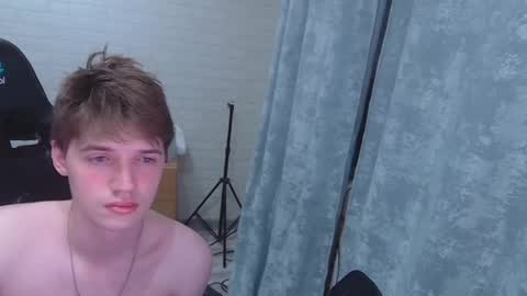 axel_0ne online show from May 26, 7:53 pm