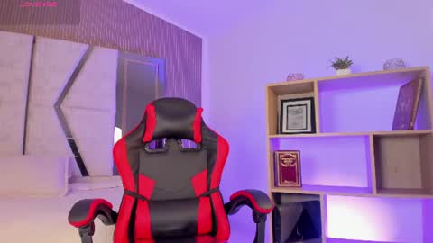 axel_grey_ online show from July 21, 1:13 pm