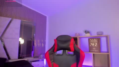 axel_grey_ online show from July 26, 1:20 pm