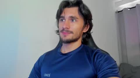 Snapshot of axel_owen chatting on September 29, 3:44 pm Axel online show from September 29, 3:44 pm